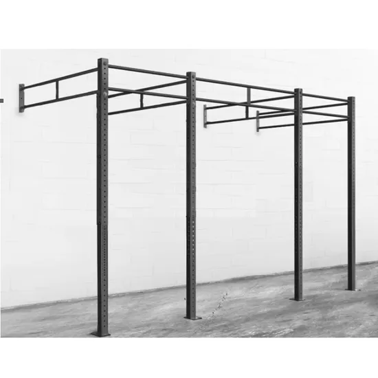 Equipo de gimnasio comercial para fitness, multifuncional, con montaje en pared.