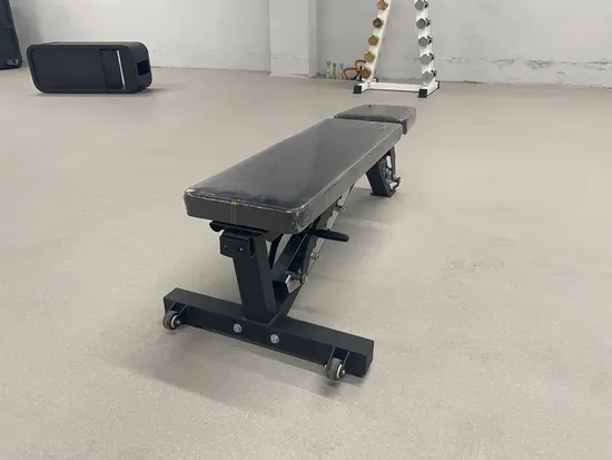 Banco de fitness ajustable para gimnasio interior